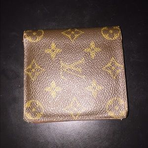 Authentic Louis Vuitton multiple wallet unisex