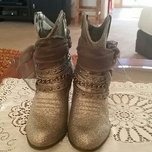 Pretty Boots