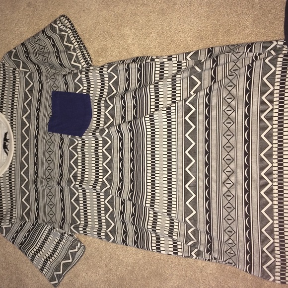 urban outfitters pocket tee men small