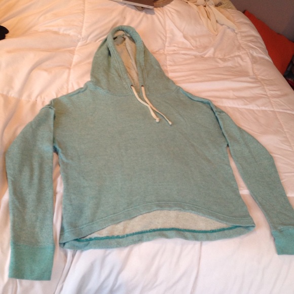 Sweater/hoodie