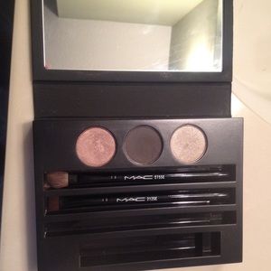 MAC SMOKEY BROWN MAKE UP LESSON