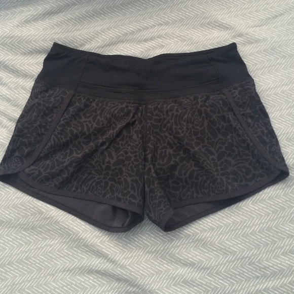 Size 4 Lululemon Runtime shorts