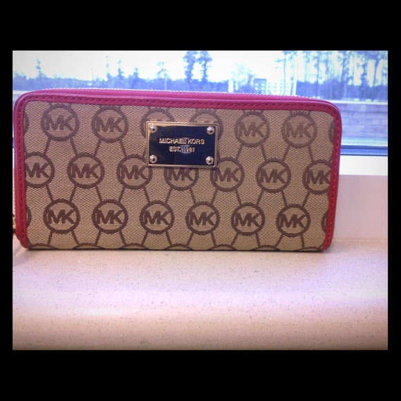 Michael Kors wallet