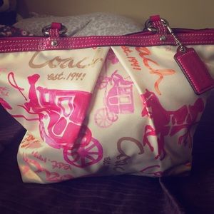 Authentic coach bag. Very good condition 💜