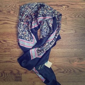 Collection 18 Scarf