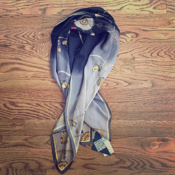 Collection 18 Scarf