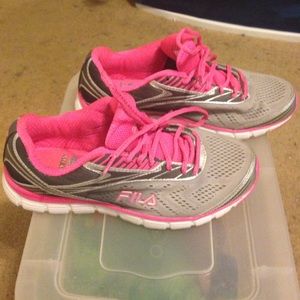 Fila cool max memory foam sneakers