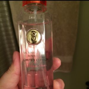 Vs bombshell limited edition bottle