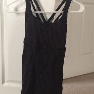 ON HOLD  lululenon tanks bundle