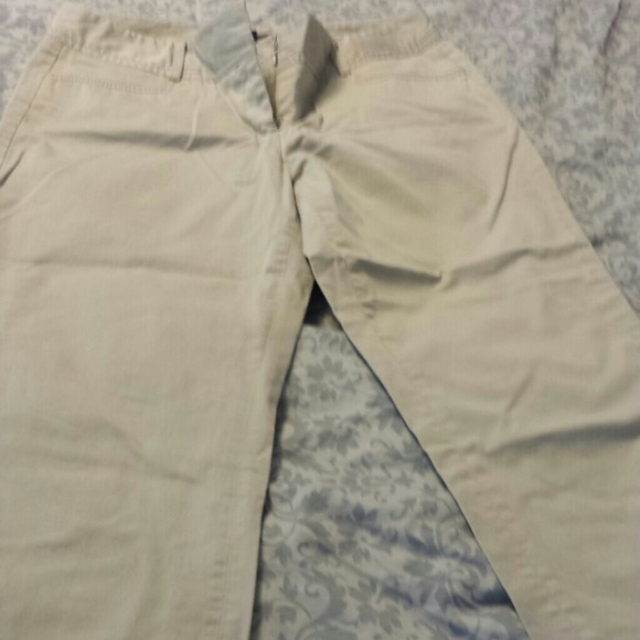 These and the black and white express capris