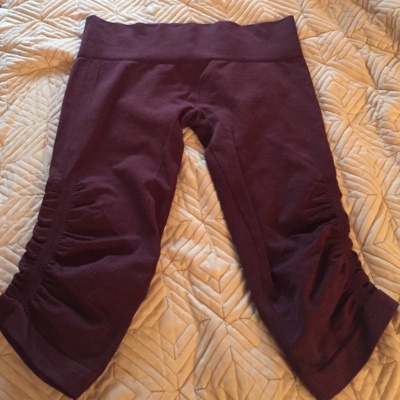 Lululemon crops