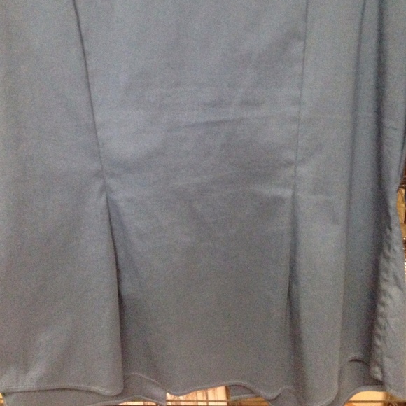 Theory Button-Down 3/4 Sleeved Top. - Picture 4 of 4