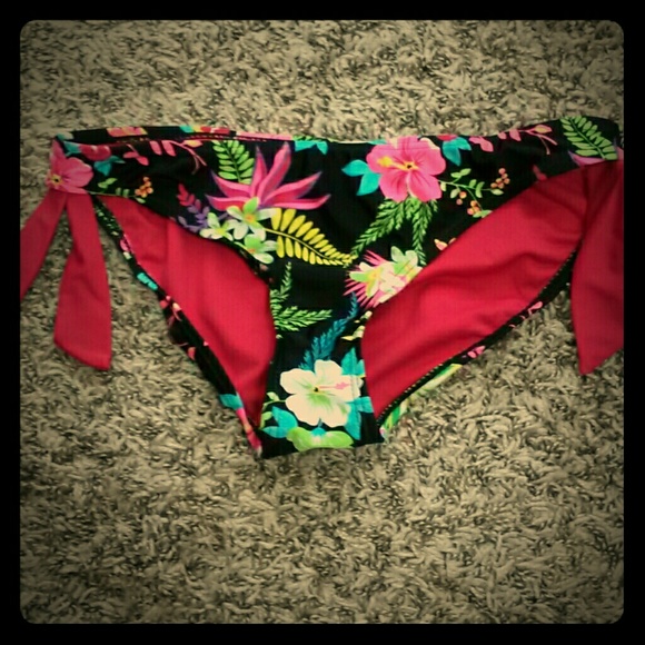 Swimsuit bottoms