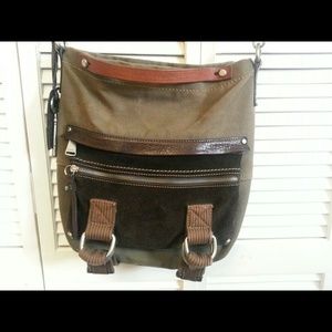 Fossil shoulder purse very sturdy and strong