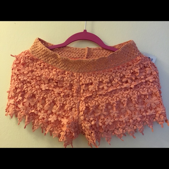 Peach crochet short shorts. XS