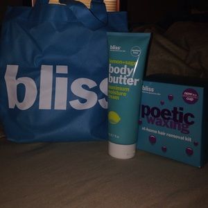 Bliss waxing kit with lotion and bag