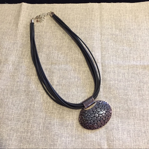 Medallion choker necklace - Picture 4 of 4