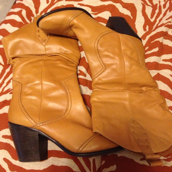 BCBG COWBOY BOOTS