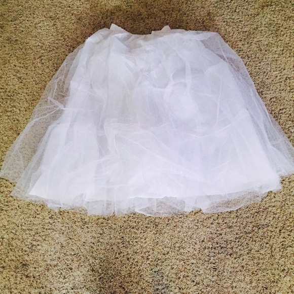 White petticoat shin-length
