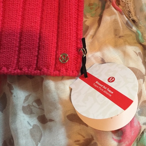 Lululemon Blissed Out Toque - Picture 3 of 3