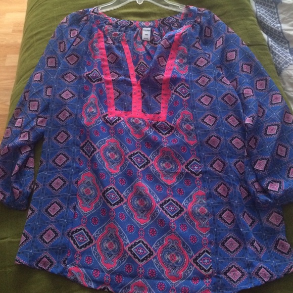 Old navy patterned top