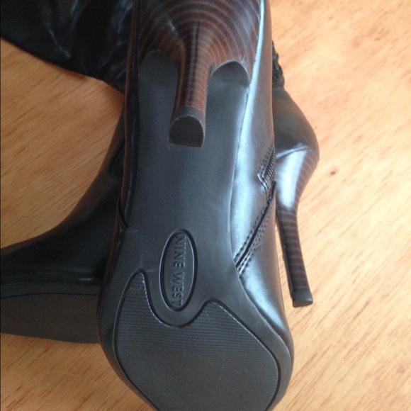 Beautiful Nine West Knee Boots! - Picture 2 of 3