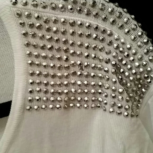 White sweater - Picture 2 of 4