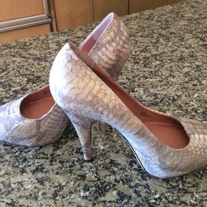 Vince camuto snake skin platform pumps
