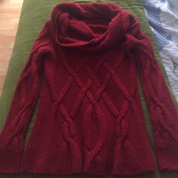 Red moda international sweater