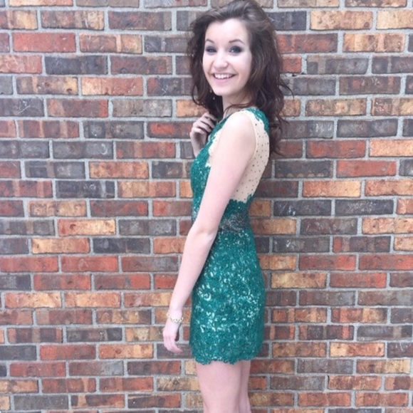 Prom/winter formal dress - Picture 2 of 4