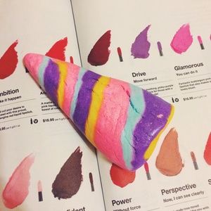 LUSH Unicorn Horn Bubble Bar Vday 2015 Exclusive