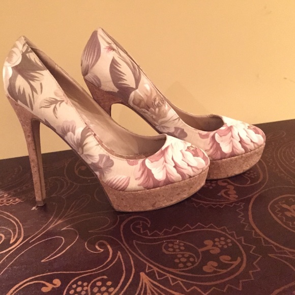 Aldo Shoes - Floral pumps