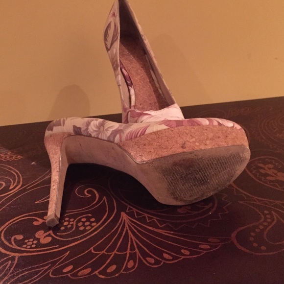 Floral pumps - Picture 3 of 3