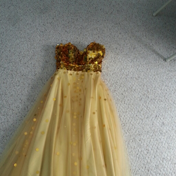 Prom dress - Picture 4 of 4