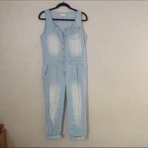 ✔️traded ✔️ Boyfriend style denim jumpsuit