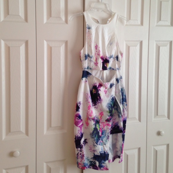 *Traded* Beautiful High-low Dress - Picture 2 of 4