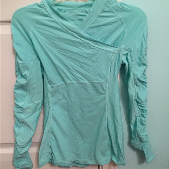 Mint blue lululemon top