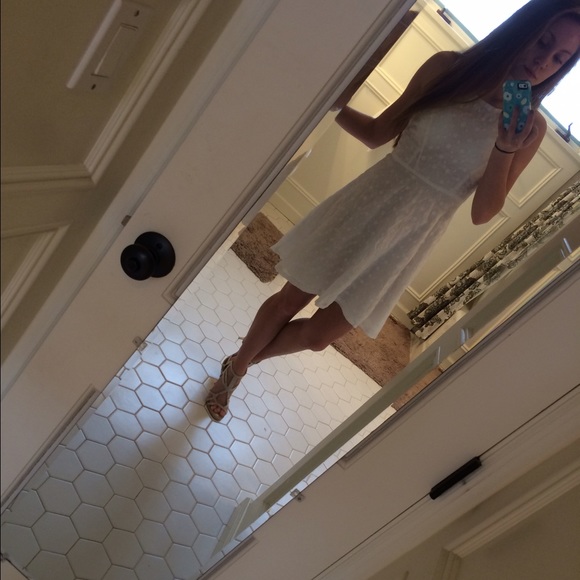 White Spring Dress - Picture 2 of 4