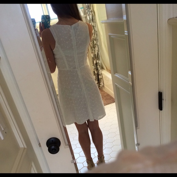 White Spring Dress - Picture 4 of 4