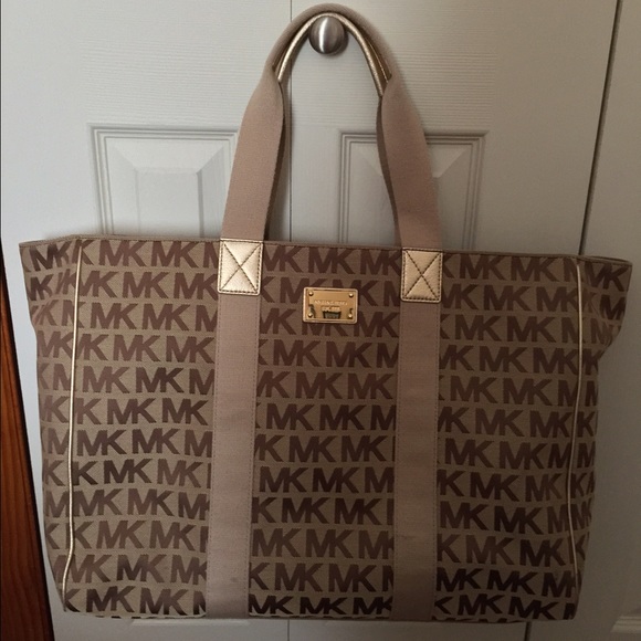 Michael Kors Handbags - Michael Kors tote bag