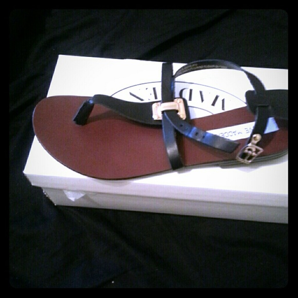 T-strap sandals