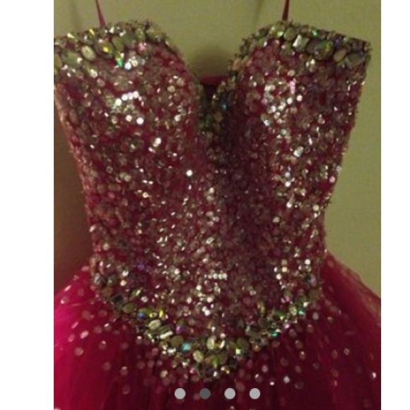 Dress - Picture 2 of 4
