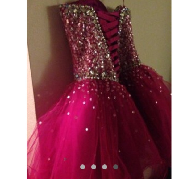 Dress - Picture 4 of 4
