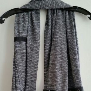 Lululemon Vinyasa scarf with snaps