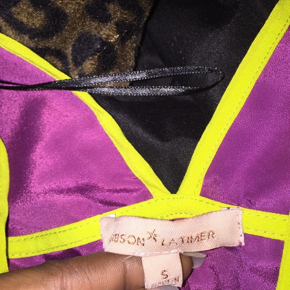 Top - Picture 2 of 4