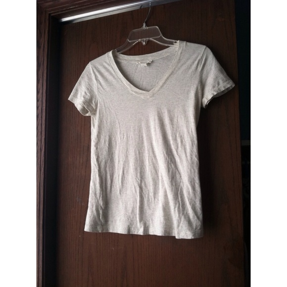 Forever21 v-neck tshirt