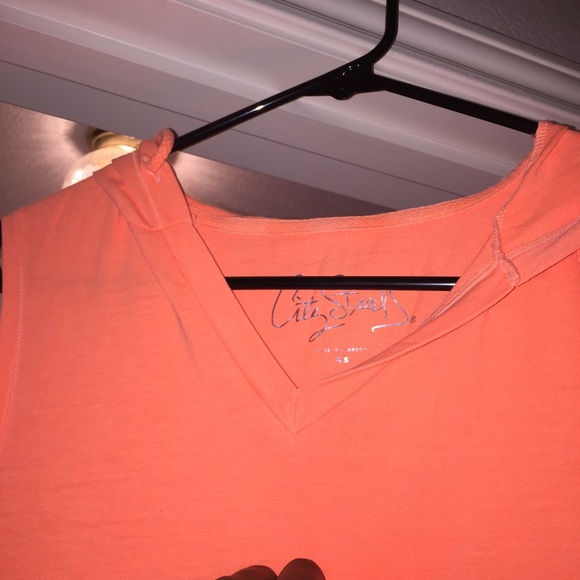 Top - Picture 2 of 2