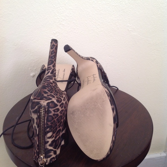 Kardashian Kollection heels - Picture 2 of 4