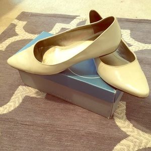 Off White Nine West Patent leather flats