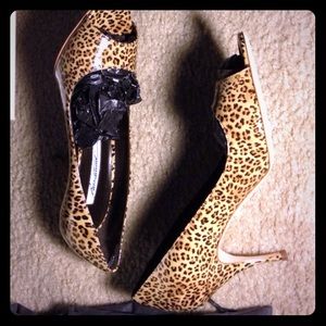 Brian Atwood peep toe pumps (Authentic) Brand new!